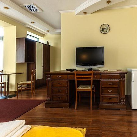Napfeny Panzio Es Rendezvenyhaz Hotel Kecskemet Ngoại thất bức ảnh