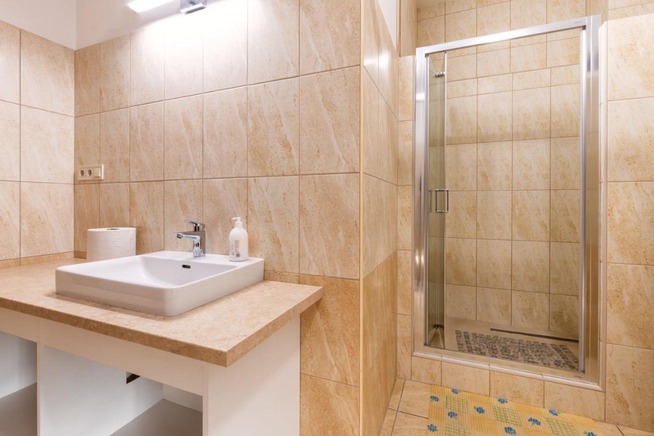 Napfeny Panzio Es Rendezvenyhaz Hotel Kecskemet Ngoại thất bức ảnh