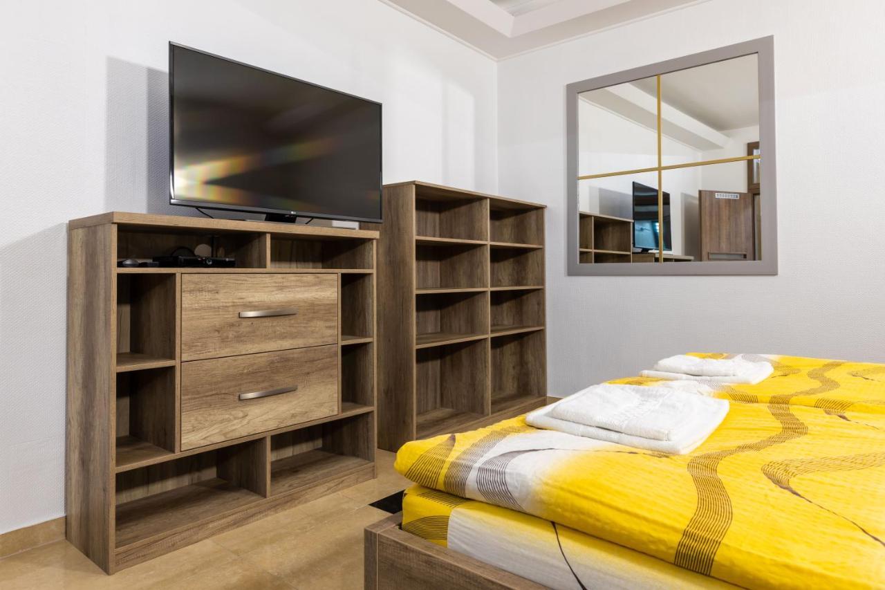 Napfeny Panzio Es Rendezvenyhaz Hotel Kecskemet Ngoại thất bức ảnh