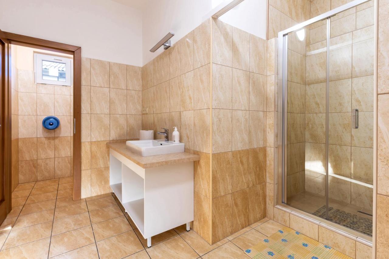 Napfeny Panzio Es Rendezvenyhaz Hotel Kecskemet Ngoại thất bức ảnh