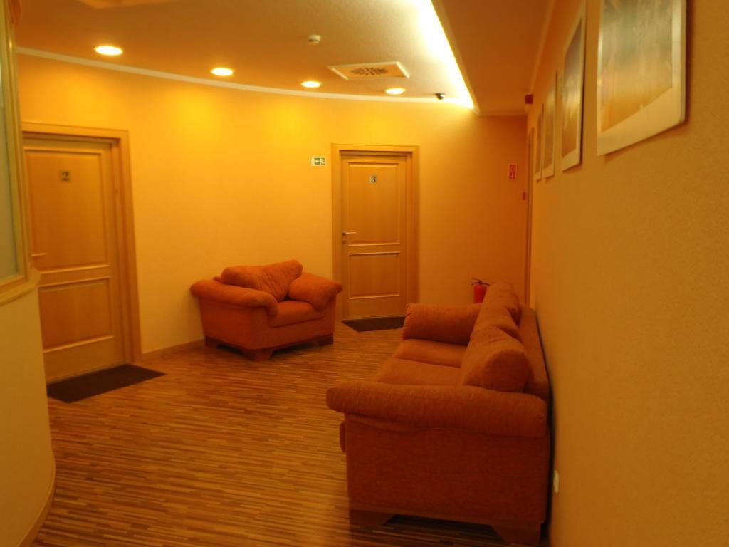 Napfeny Panzio Es Rendezvenyhaz Hotel Kecskemet Ngoại thất bức ảnh