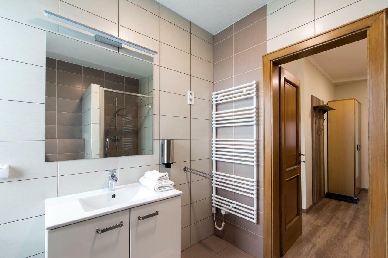Napfeny Panzio Es Rendezvenyhaz Hotel Kecskemet Ngoại thất bức ảnh