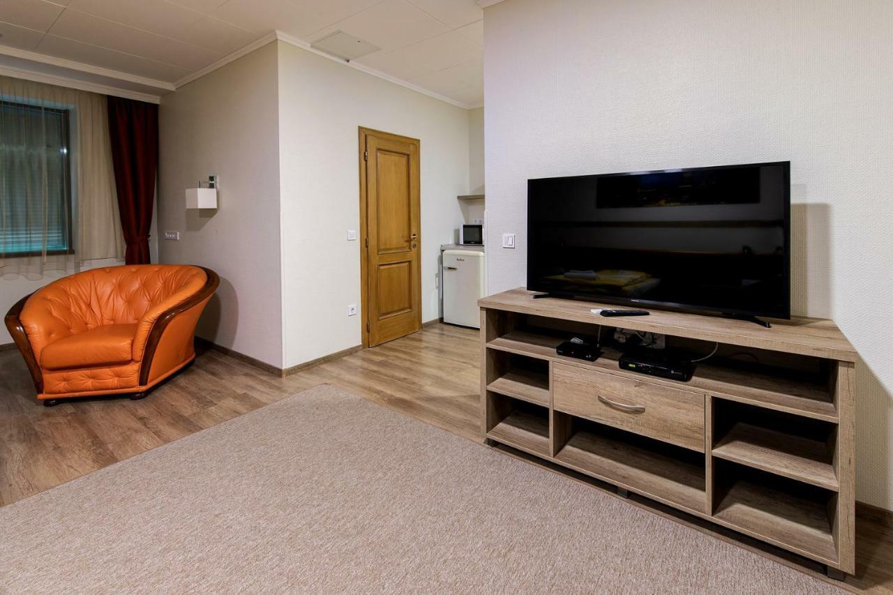 Napfeny Panzio Es Rendezvenyhaz Hotel Kecskemet Ngoại thất bức ảnh