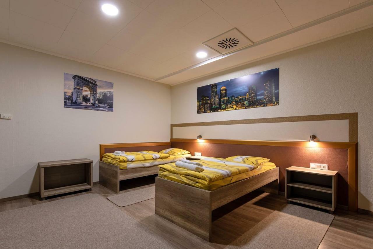 Napfeny Panzio Es Rendezvenyhaz Hotel Kecskemet Ngoại thất bức ảnh