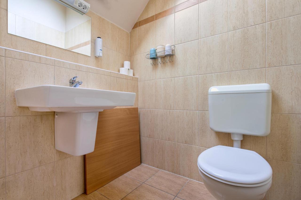 Napfeny Panzio Es Rendezvenyhaz Hotel Kecskemet Ngoại thất bức ảnh